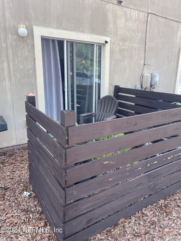 4727 PLAYPEN Drive, Jacksonville, FL 32210