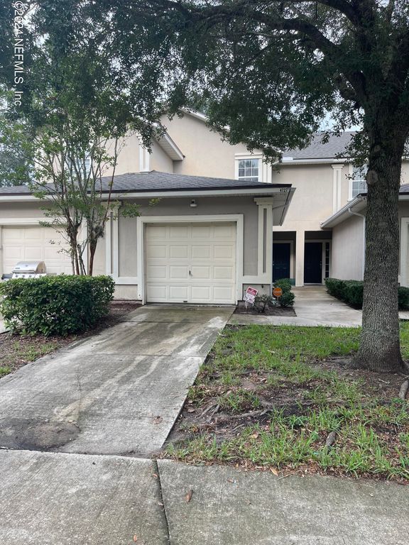 4727 PLAYPEN Drive, Jacksonville, FL 32210