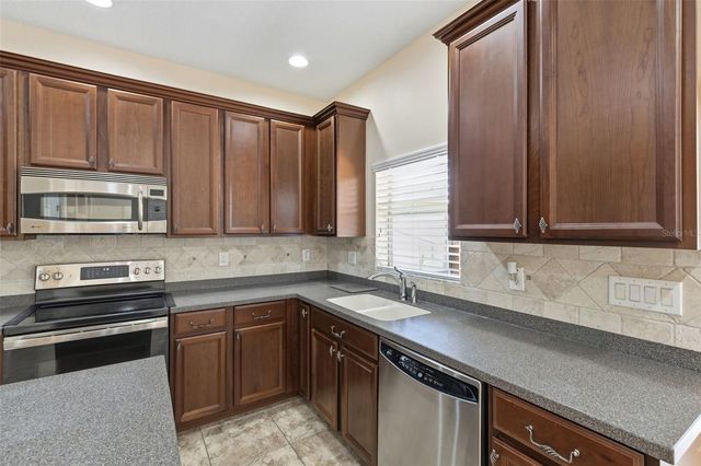 11144 OYSTER BAY CIRCLE, New Port Richey, FL 34654