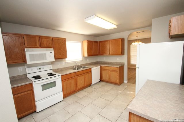 10402 Cub Vly, San Antonio, TX 78245