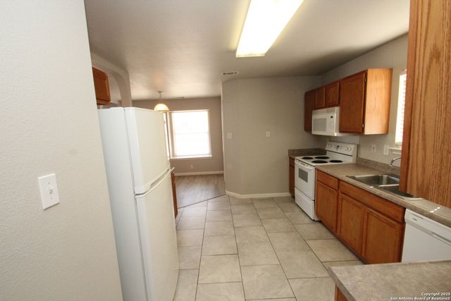 10402 Cub Vly, San Antonio, TX 78245