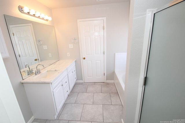 10402 Cub Vly, San Antonio, TX 78245