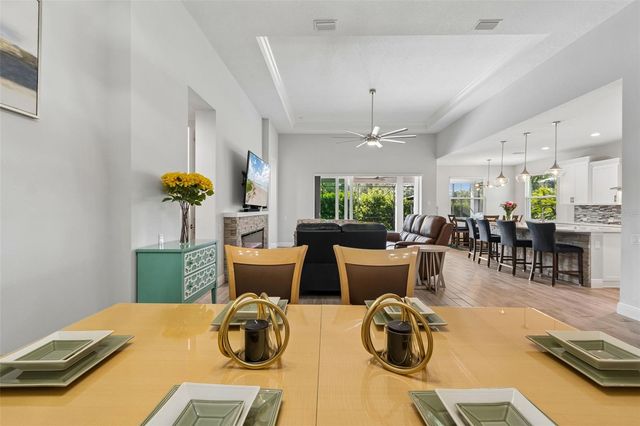 1008 SIBERIAN GLEN, Bradenton, FL 34212