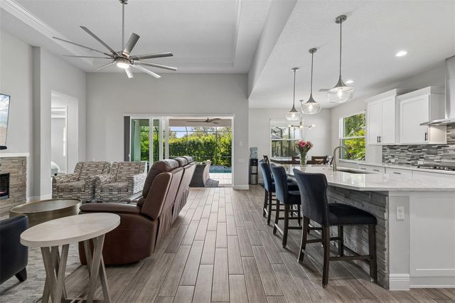 1008 SIBERIAN GLEN, Bradenton, FL 34212