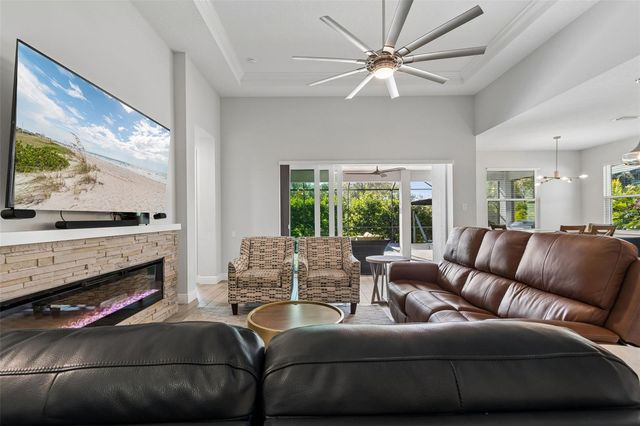 1008 SIBERIAN GLEN, Bradenton, FL 34212