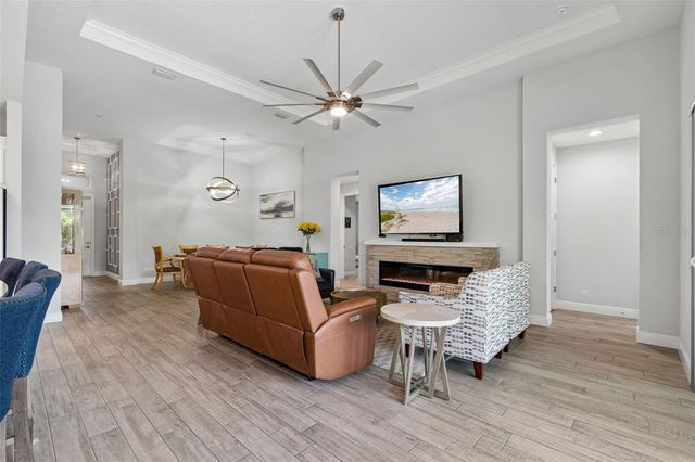 1008 SIBERIAN GLEN, Bradenton, FL 34212