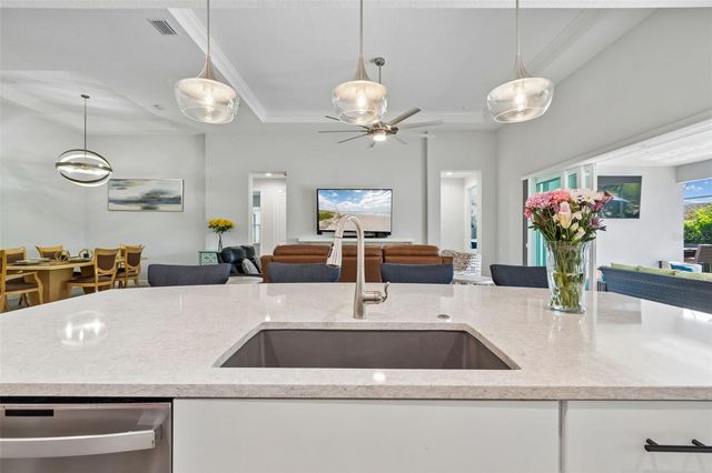 1008 SIBERIAN GLEN, Bradenton, FL 34212