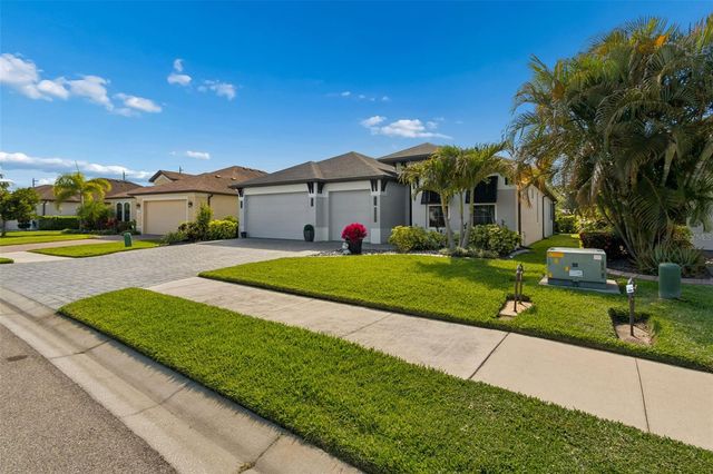 1008 SIBERIAN GLEN, Bradenton, FL 34212