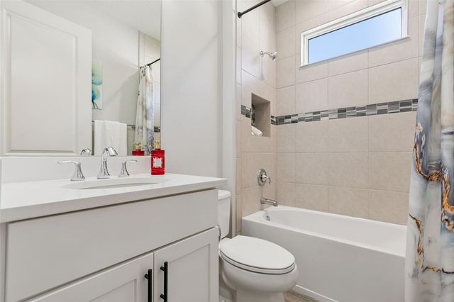 1008 SIBERIAN GLEN, Bradenton, FL 34212