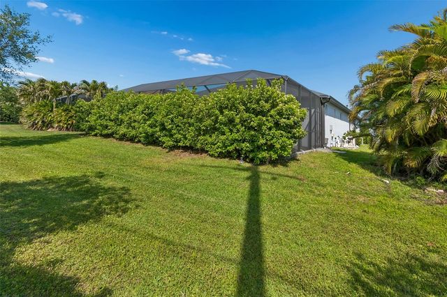 1008 SIBERIAN GLEN, Bradenton, FL 34212