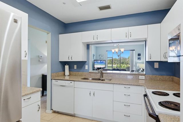9610 CLUB SOUTH CIRCLE 4107, Sarasota, FL 34238