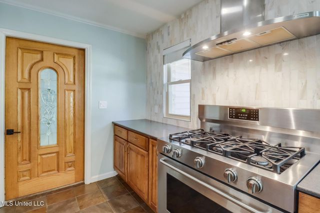 11201 Creek Drive, Gulfport, MS 39503