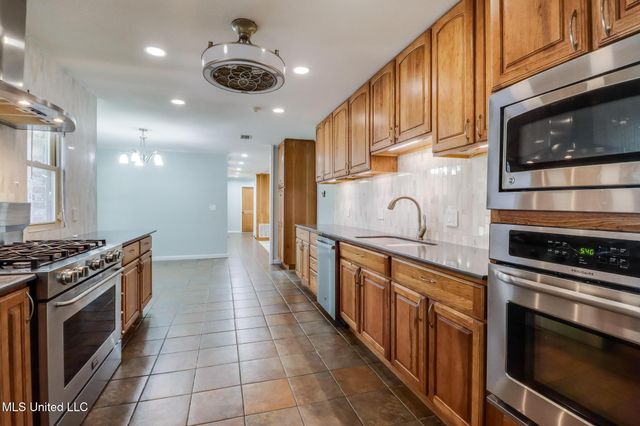 11201 Creek Drive, Gulfport, MS 39503