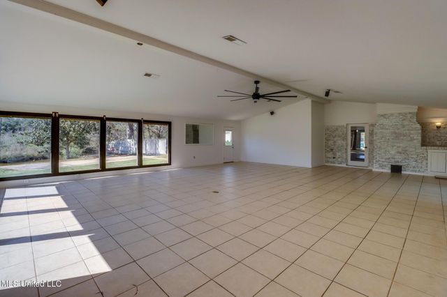 11201 Creek Drive, Gulfport, MS 39503