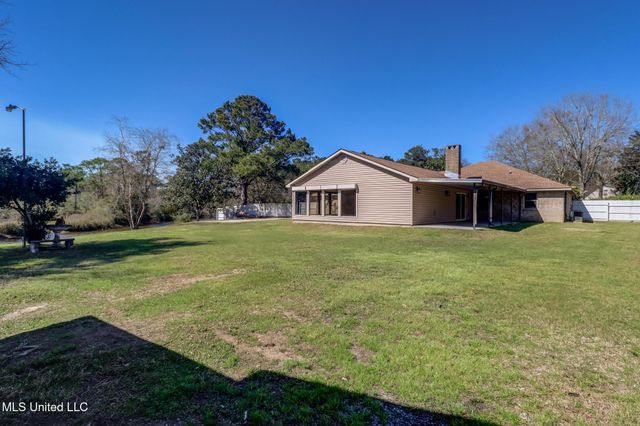 11201 Creek Drive, Gulfport, MS 39503