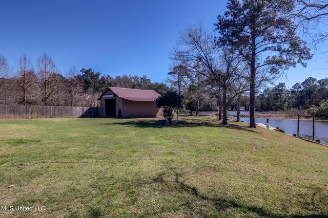11201 Creek Drive, Gulfport, MS 39503