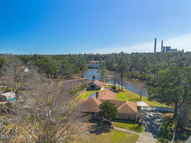 11201 Creek Drive, Gulfport, MS 39503