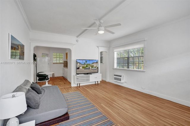 717 Espanola Way 204, Miami Beach, FL 33139
