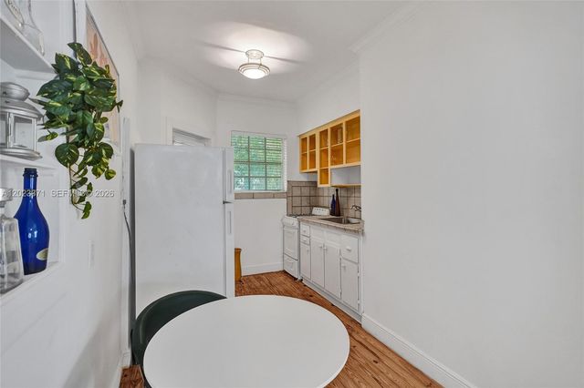 717 Espanola Way 204, Miami Beach, FL 33139
