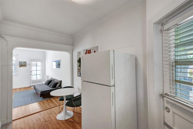 717 Espanola Way 204, Miami Beach, FL 33139
