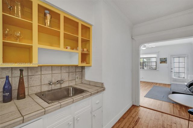717 Espanola Way 204, Miami Beach, FL 33139