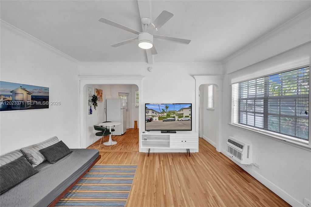 717 Espanola Way 204, Miami Beach, FL 33139