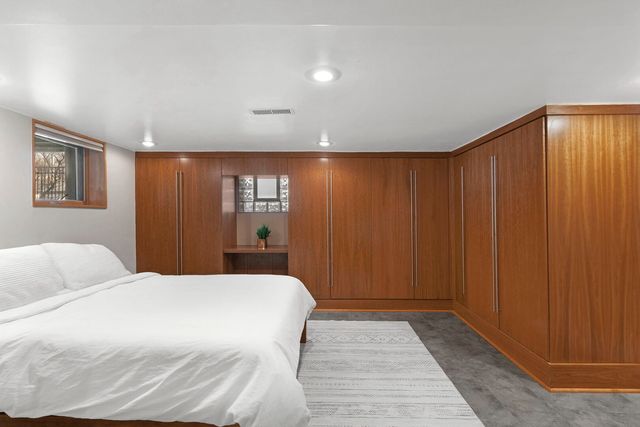 248 Gage Road, Riverside, IL 60546