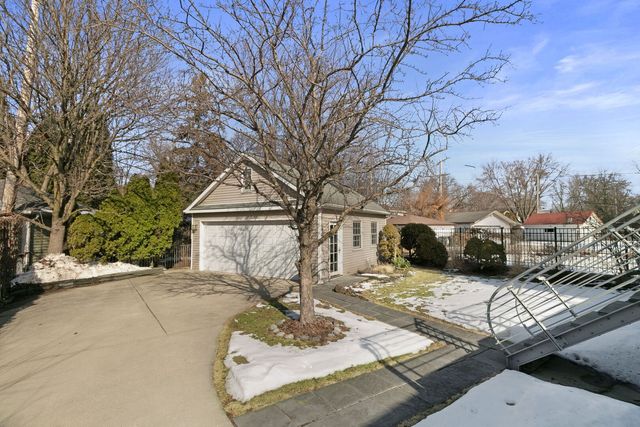 248 Gage Road, Riverside, IL 60546