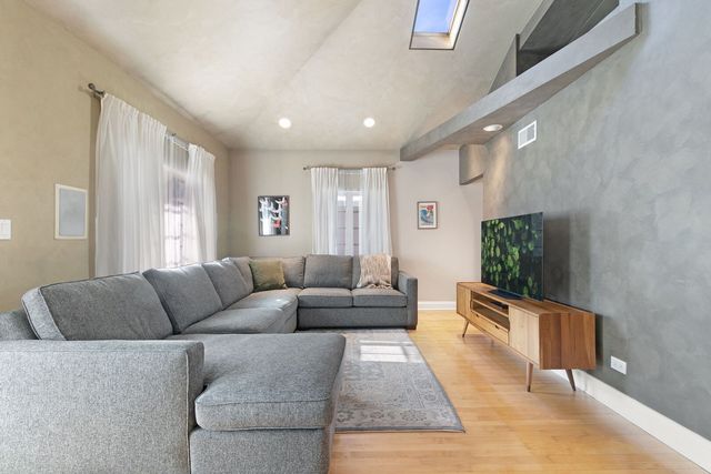 248 Gage Road, Riverside, IL 60546