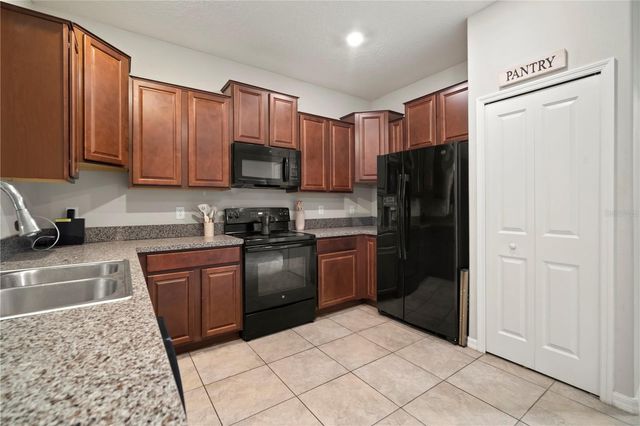 7621 GINGER LILY COURT, Tampa, FL 33619