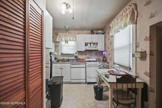 73 Belshaw Avenue, Shrewsbury Twp, NJ 07724