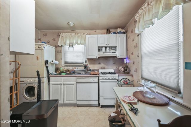 73 Belshaw Avenue, Shrewsbury Twp, NJ 07724