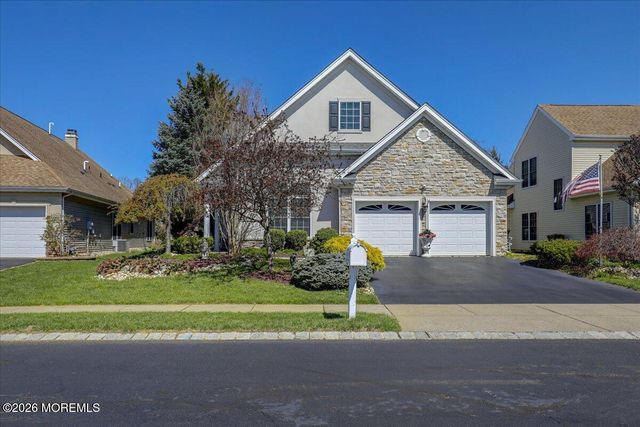 15 Crawford Road, Manalapan, NJ 07726