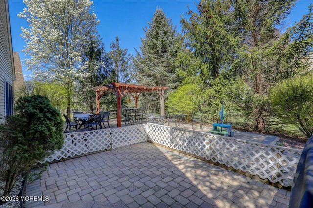 15 Crawford Road, Manalapan, NJ 07726