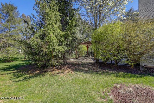 15 Crawford Road, Manalapan, NJ 07726