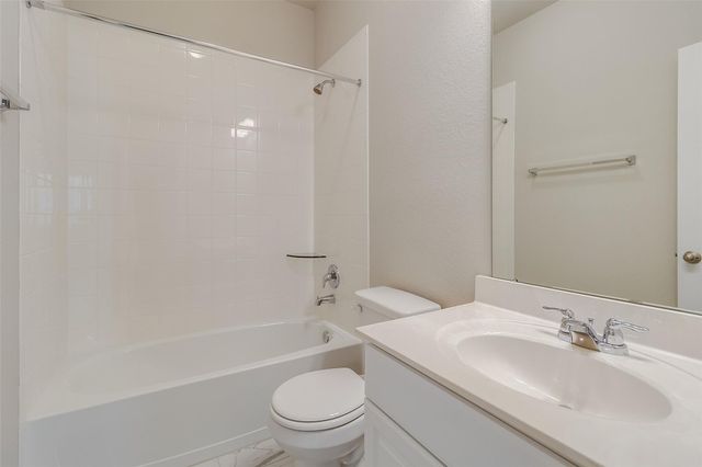 308 Redbud Ridge Drive, Brookshire, TX 77423