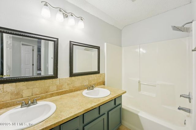 6662 DELTA POST Drive W, Jacksonville, FL 32244