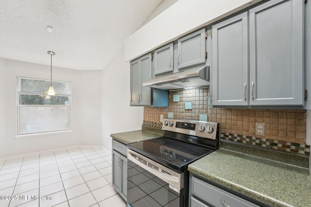 6662 DELTA POST Drive W, Jacksonville, FL 32244