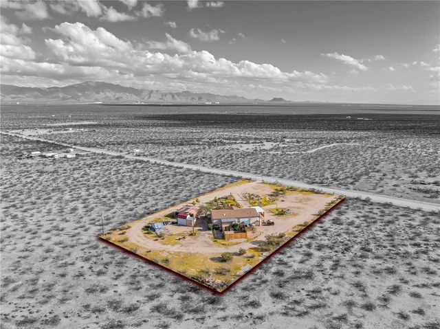 4233 W Mayan Drive, Golden Valley, AZ 86413