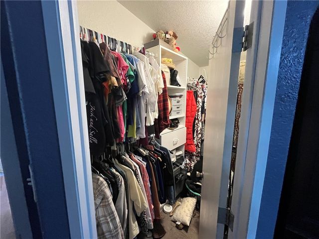 4233 W Mayan Drive, Golden Valley, AZ 86413