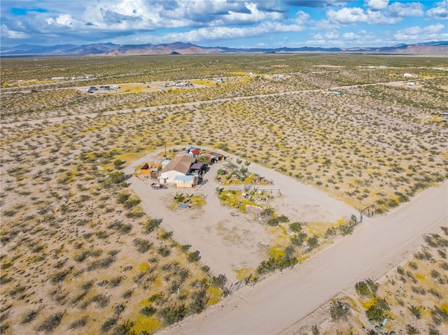 4233 W Mayan Drive, Golden Valley, AZ 86413