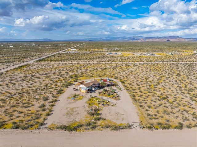 4233 W Mayan Drive, Golden Valley, AZ 86413