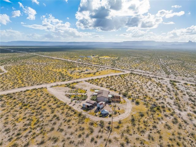 4233 W Mayan Drive, Golden Valley, AZ 86413