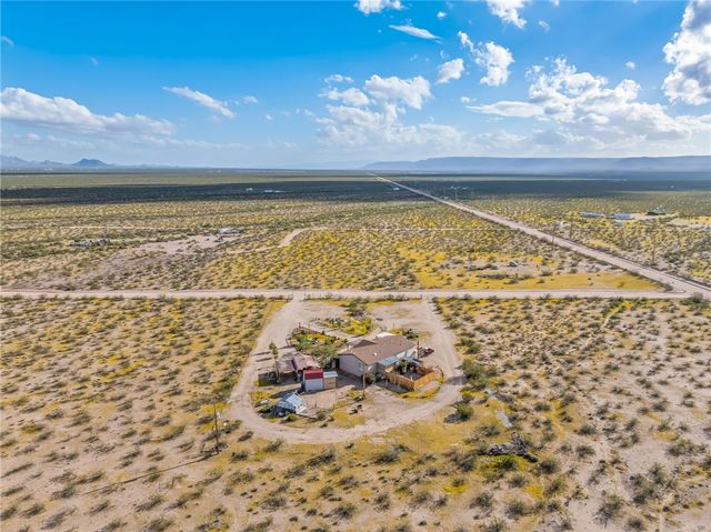 4233 W Mayan Drive, Golden Valley, AZ 86413