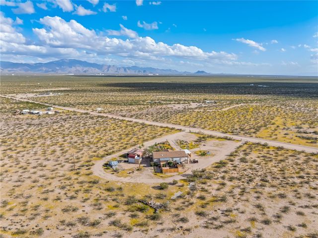 4233 W Mayan Drive, Golden Valley, AZ 86413