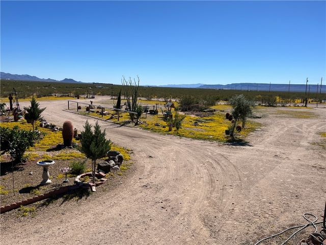 4233 W Mayan Drive, Golden Valley, AZ 86413