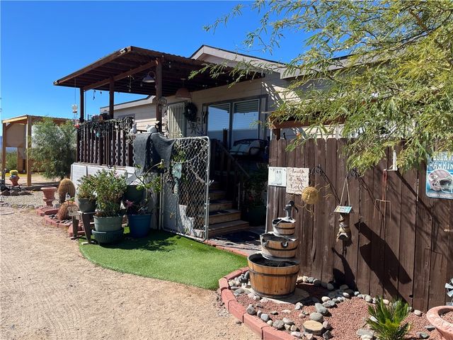 4233 W Mayan Drive, Golden Valley, AZ 86413