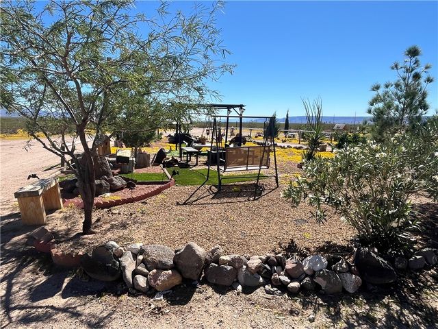 4233 W Mayan Drive, Golden Valley, AZ 86413