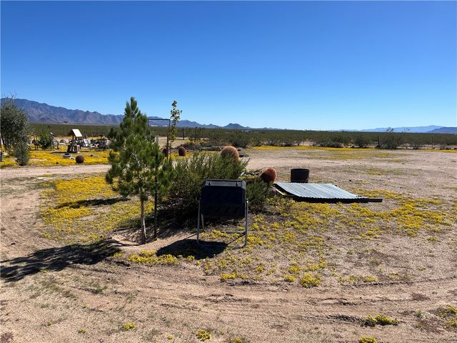 4233 W Mayan Drive, Golden Valley, AZ 86413