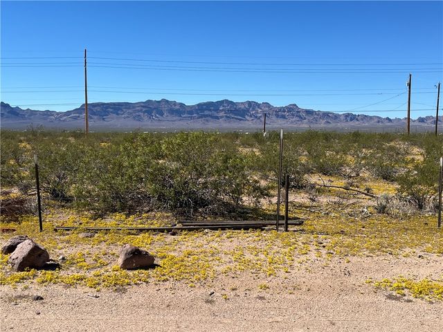 4233 W Mayan Drive, Golden Valley, AZ 86413